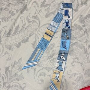 Stylish Blue and Gray Patterned Tie